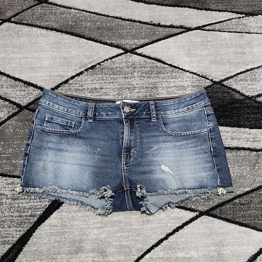 VS PINK DISTRESSED EMBROIDERED RAW-EDGE 2015 DENIM SHORT